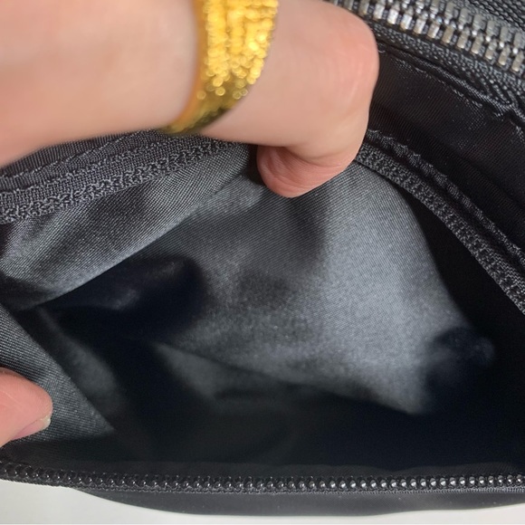 Lululemon Limited Edition Black Everywhere Belt Bag 1L Large Logo Sold Out - Picture 9 of 16